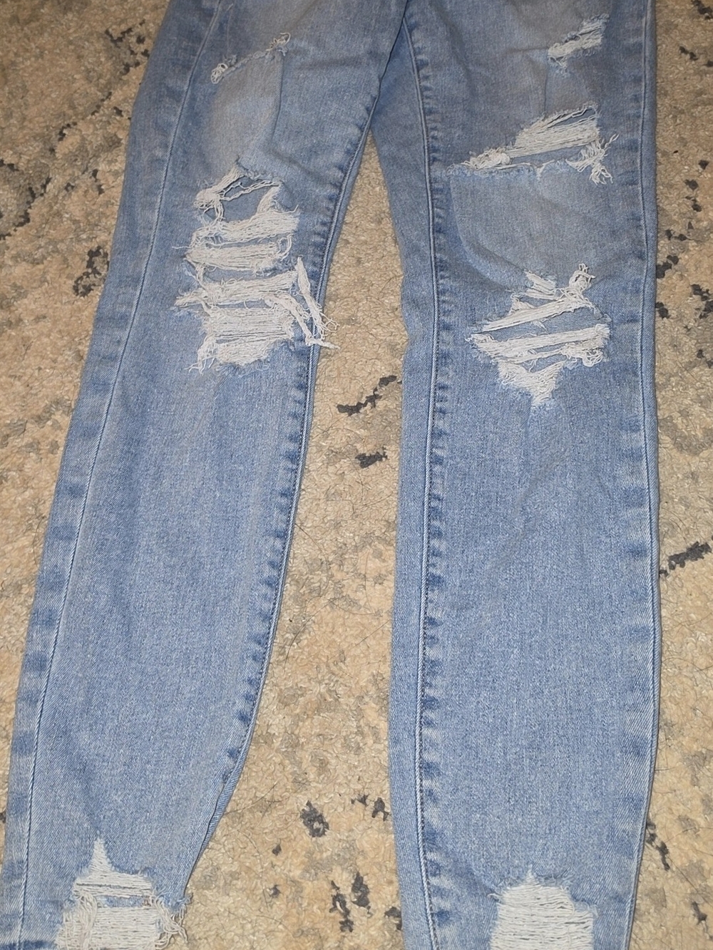 American Eagle Outfitters Light Blue Distressed Skinny Jeans